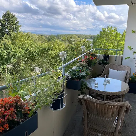 A Private In A Shared * Weiterstadt